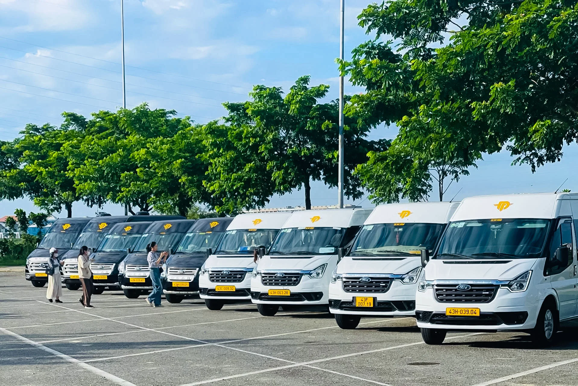 Đội xe du lịch Duy Tân tại Đà Nẵng