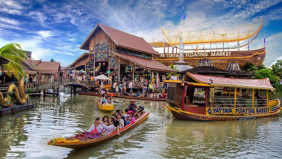 Chợ nổi Bốn miền tại Pattaya